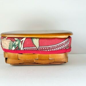 Vintage Heritage Mint LTD Canadian Maple Basket with Lid